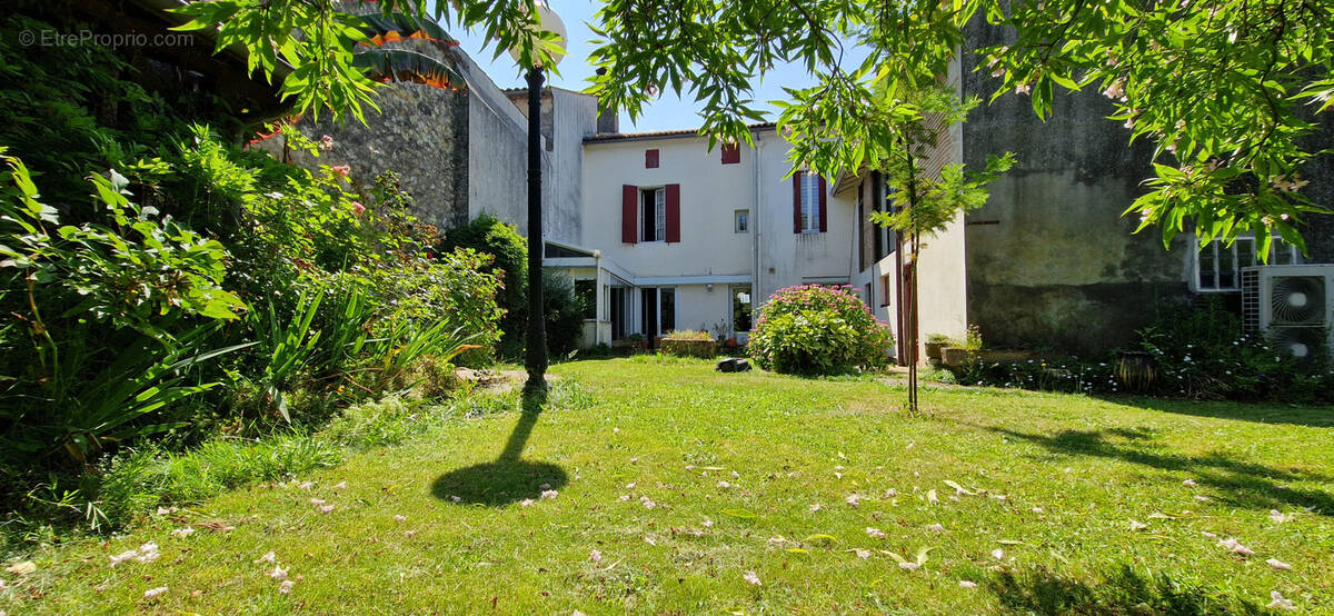 Maison à BAZAS
