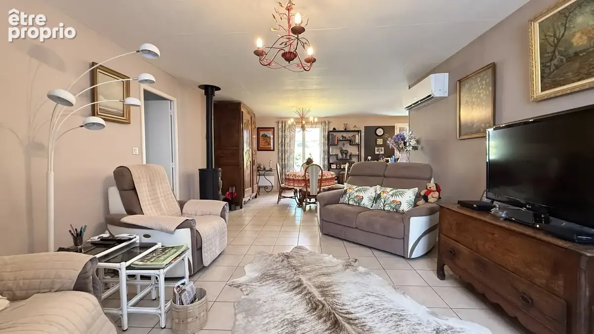 Viager occupé Monsieur 82 ans et Dame 89 ans - Maison de plain-pied avec garage et jardin - photo 7