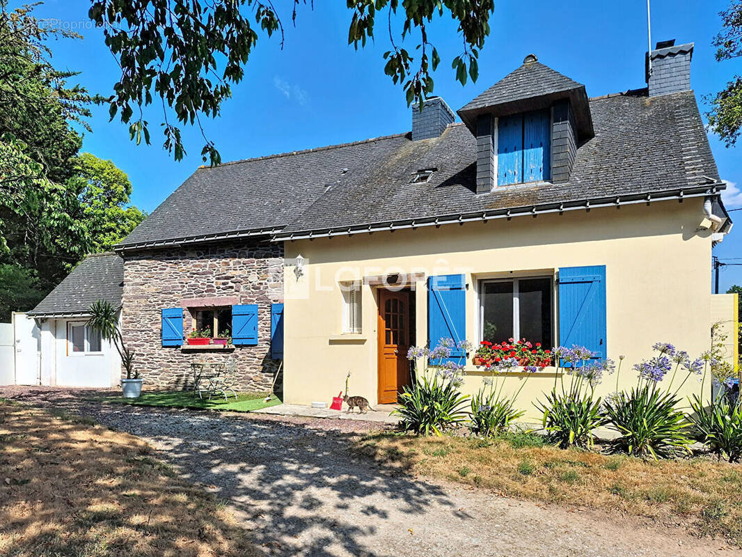 Maison à CAMPENEAC