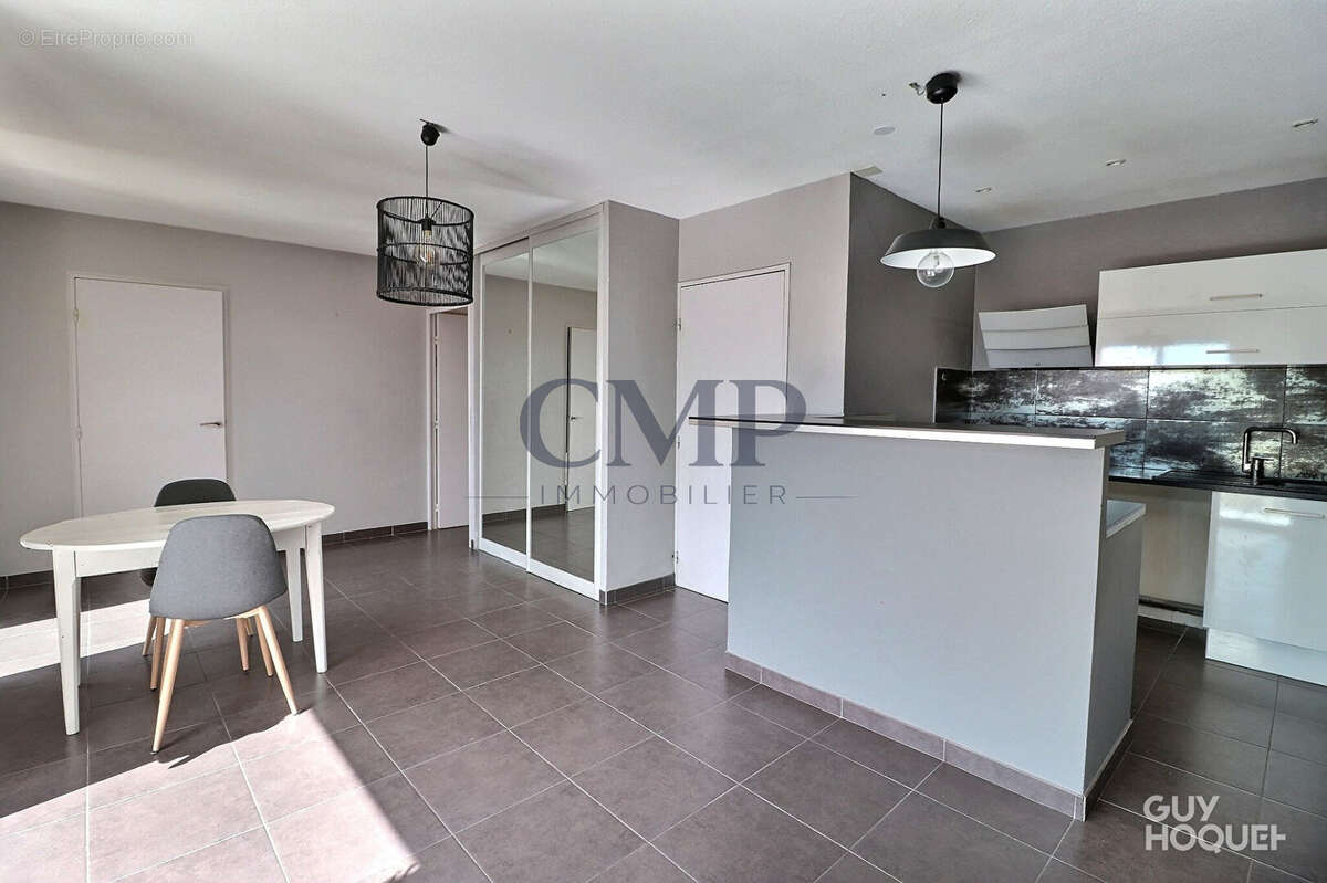 À vendre LATTES, Charmant T2 avec terrasse et cellier, vue sur le port - photo 4