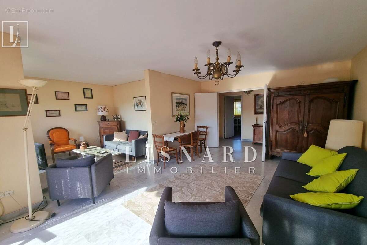 Appartement à VALLAURIS