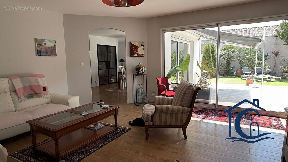 Maison 178 m² à Hiers-Brouage  - photo 9