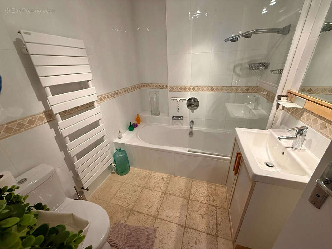 Maison de village avec cour garage remise annexe indépendante aménageable en studio à vendre à Badens - photo 12