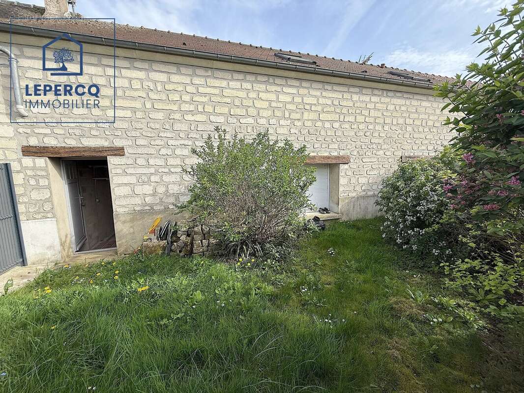 Appartement à PEROY-LES-GOMBRIES