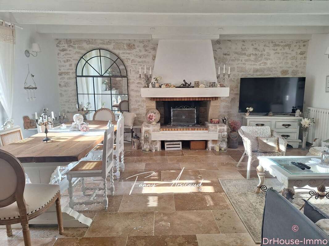 Maison à L'ILE-D'ELLE