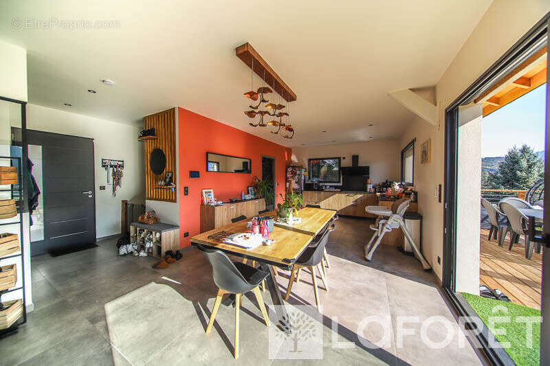 Maison à CHATEAUROUX-LES-ALPES