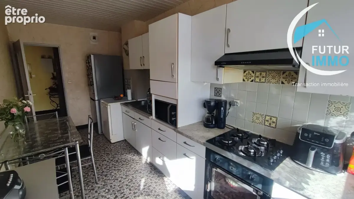 Appartement T4 82M2 LES GRAVEROTS Grand-Charmont - photo 1