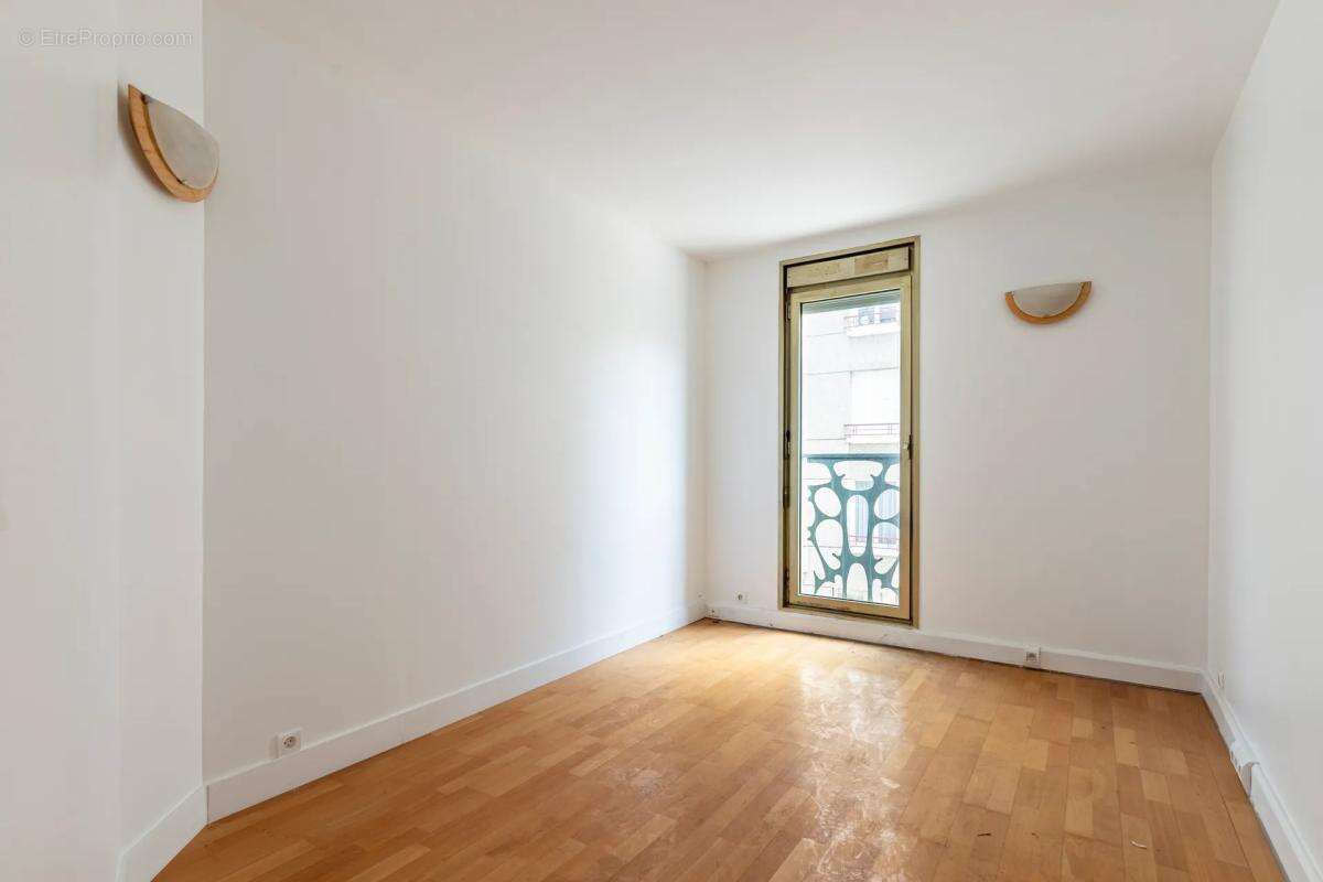 Appartement à PARIS-10E