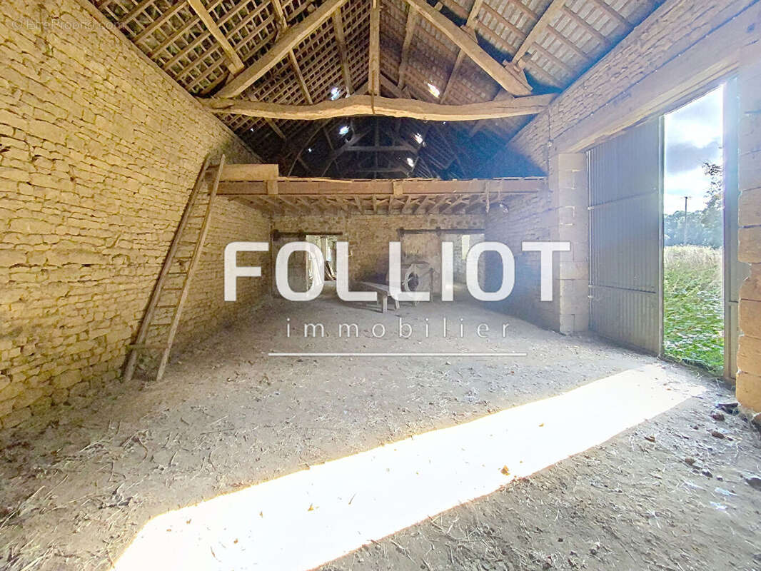 Maison à LOUVIGNE-DU-DESERT