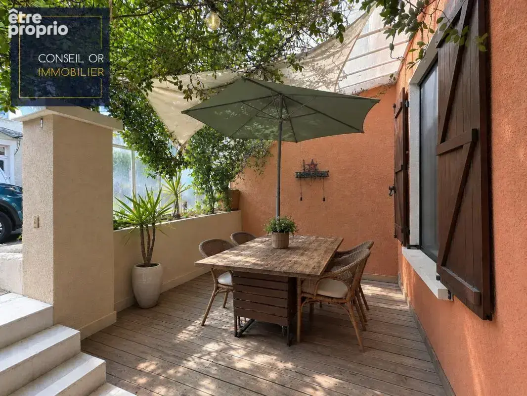 Rare à la vente Maison 3 pièces 54 m² avec terrasse, au calme dans le centre d'Oullins - photo 2