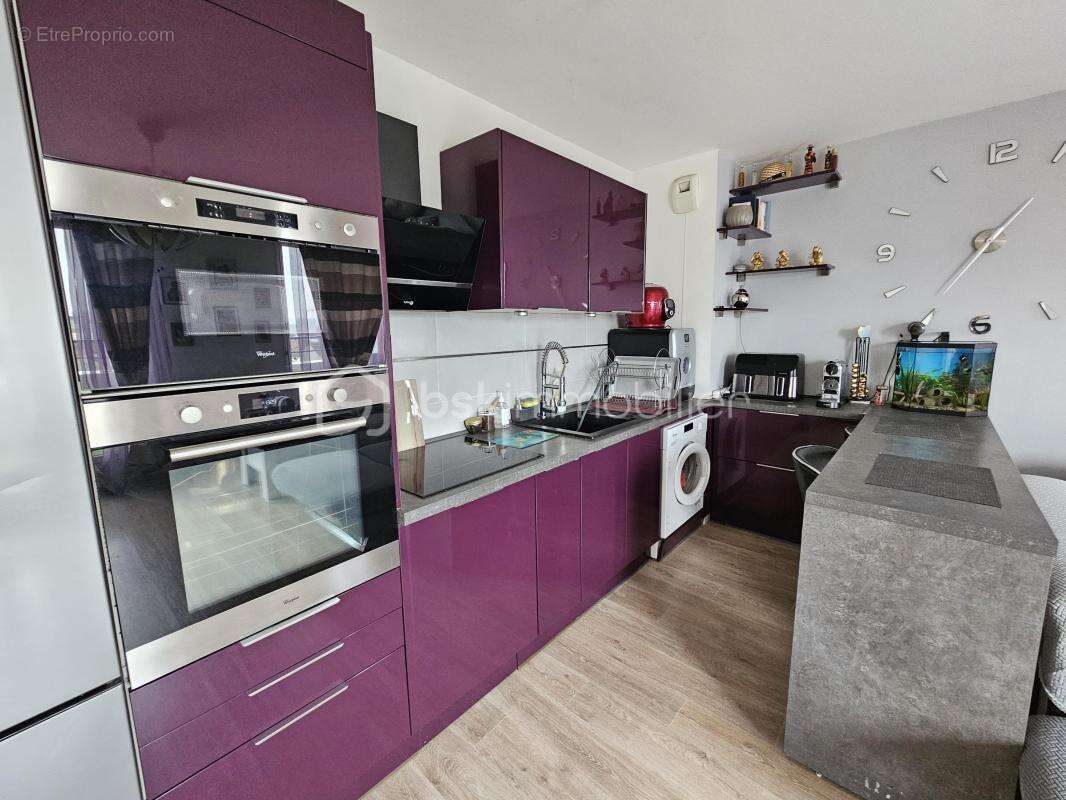 Appartement dernier étage F2 44m² terrasse 14m² SUD parking DPE C - photo 5
