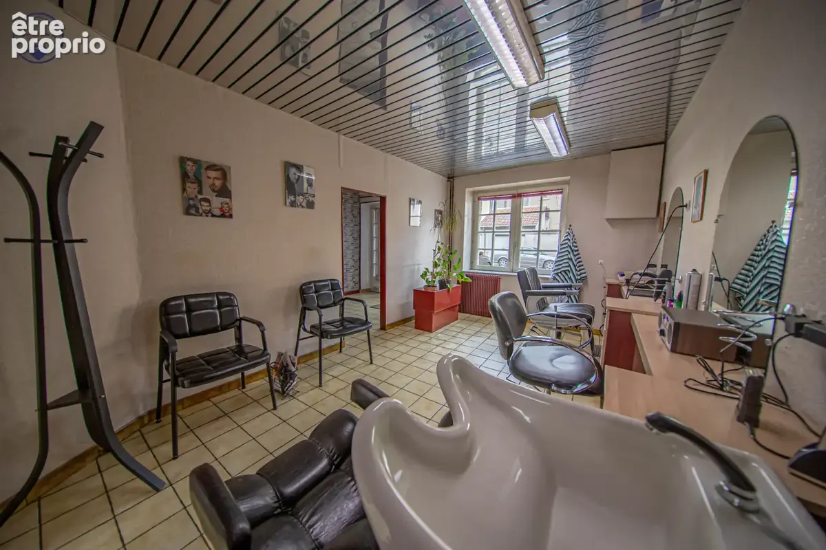 Immeuble de rapport avec local commercial et habitation au centre-ville de Saint-Mihiel - photo 3