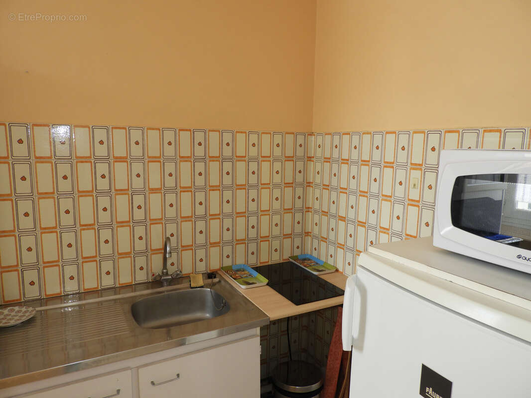 Studio avec balcon, cave et parking. - photo 7