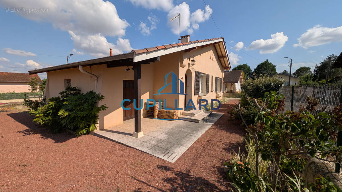 Maison à RIORGES