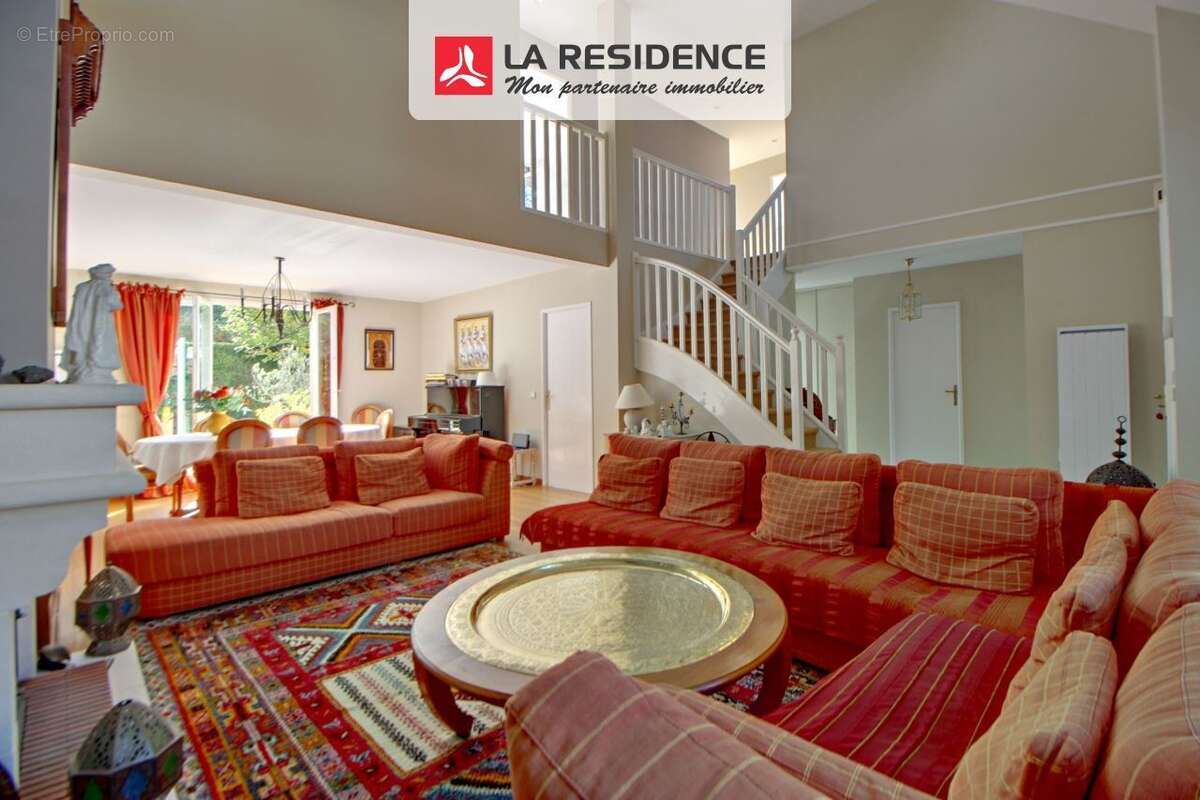 Maison à VERNEUIL-SUR-SEINE