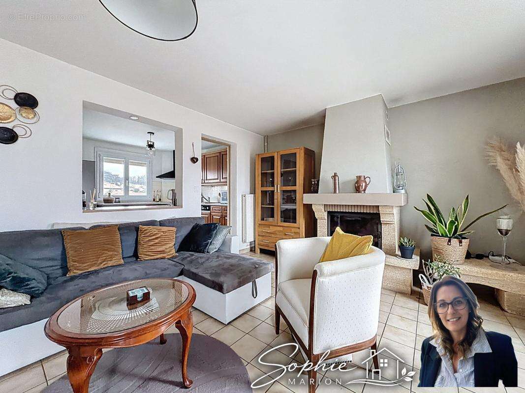 Maison à PIERRE-BENITE