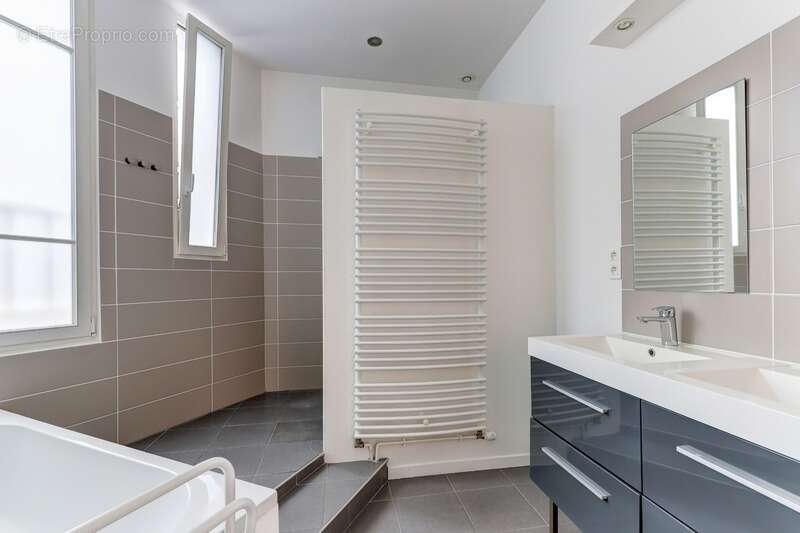 Appartement familial de caractère de 107,69 m² – 4 pièces – Clermont-Ferrand (63) – Secteur Massillon - photo 16