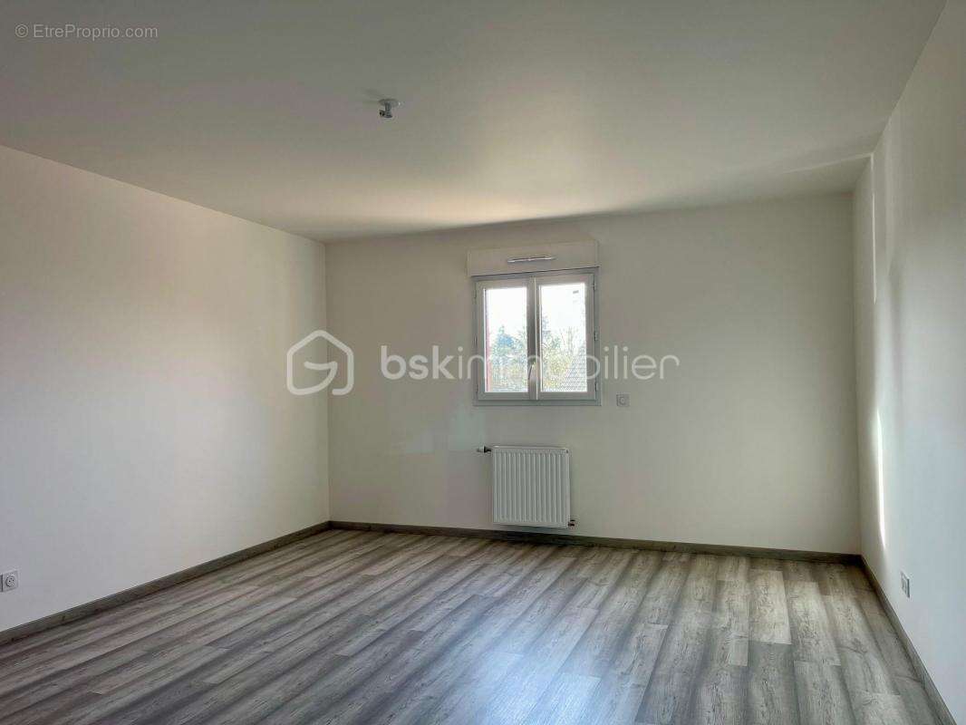  Maison Individuelle Spacieuse avec Potentiel d'Aménagement – ​​Un Bien Rare à Saisir ! - photo 5