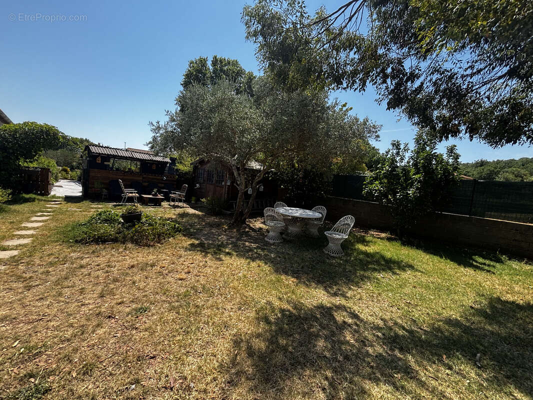 Proche pezenas -  maison independante de plain pied 3 chambres terrain 1345m2 grand terrain clos - photo 29