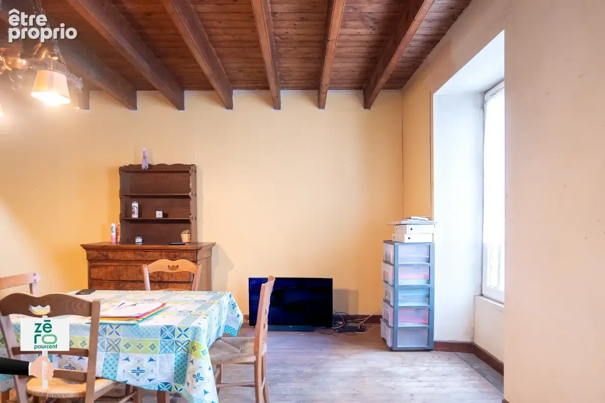 Maison à rénover au Champ-Saint-Père   Centre-bourg, jardin clos de murs, dépendance et potentiel de 2 chambre - photo 4