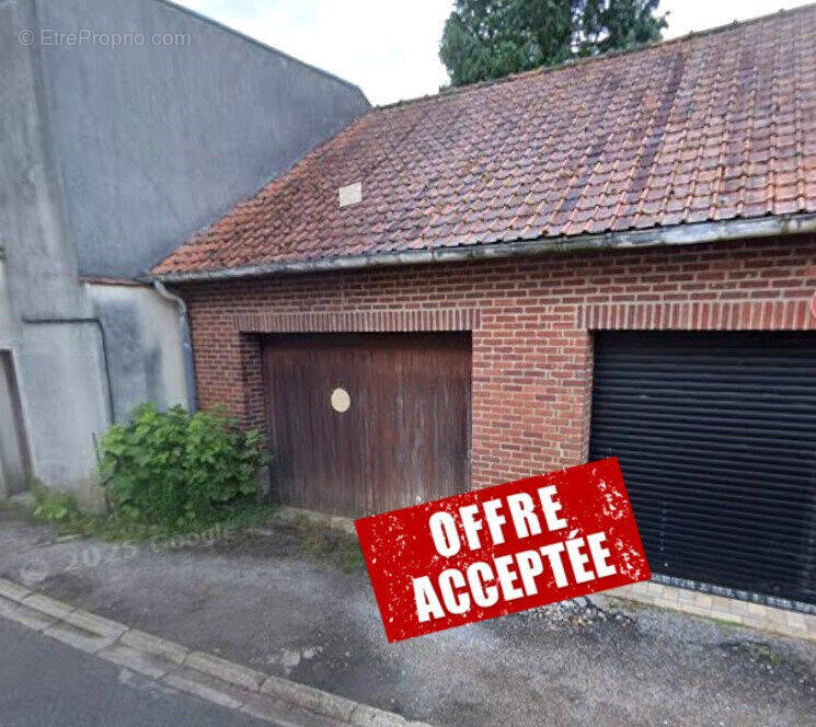 Photo 1 - Parking à MONTREUIL