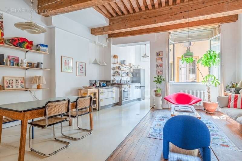 Appartement à vendre 4 pièces LYON 1ER ARRONDISSEMENT (69) - photo 2
