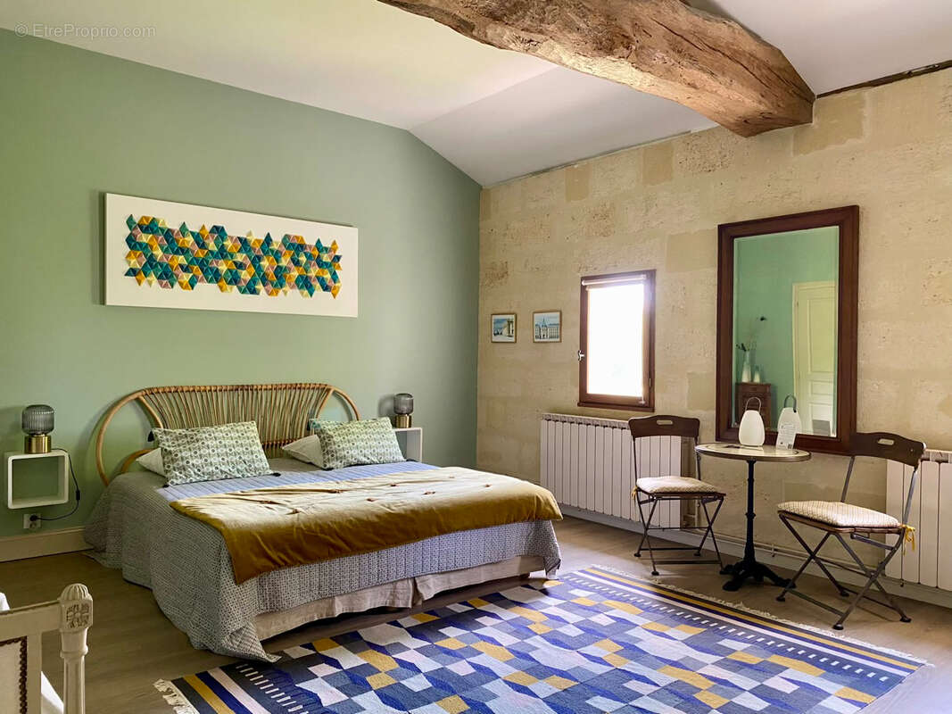 Maison à SAINT-EMILION