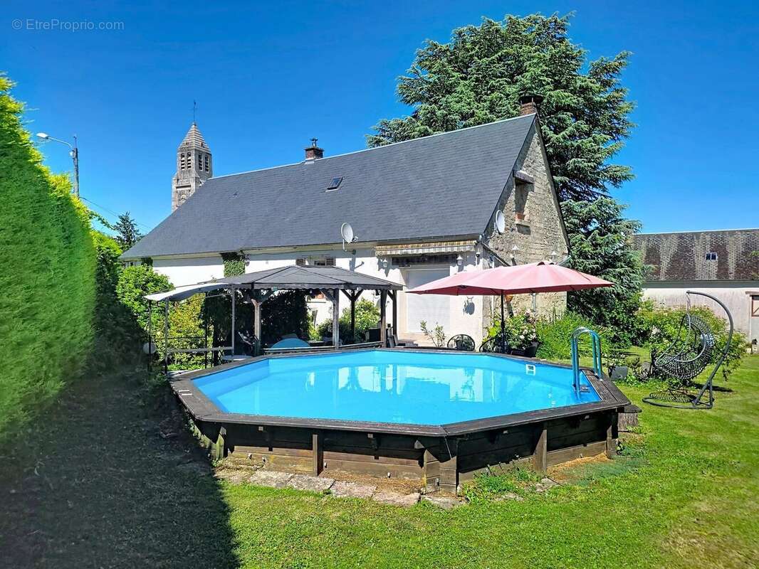 Maison à MONTBAVIN