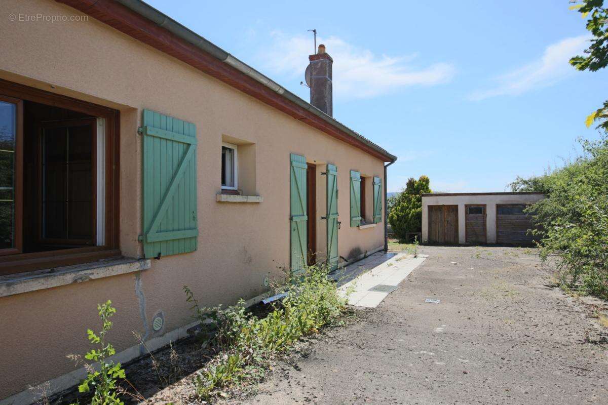 Maison à CURGY