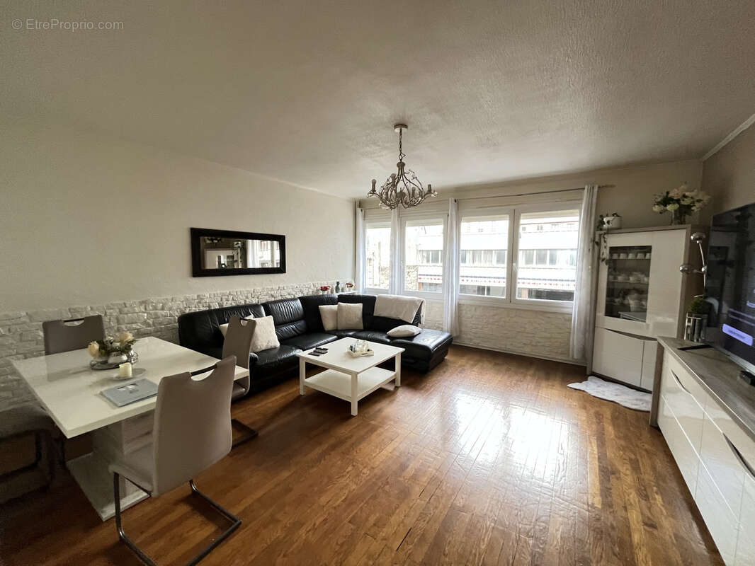 Appartement à SAINT-ETIENNE