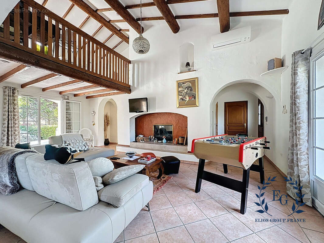 Maison à BESSE-SUR-ISSOLE