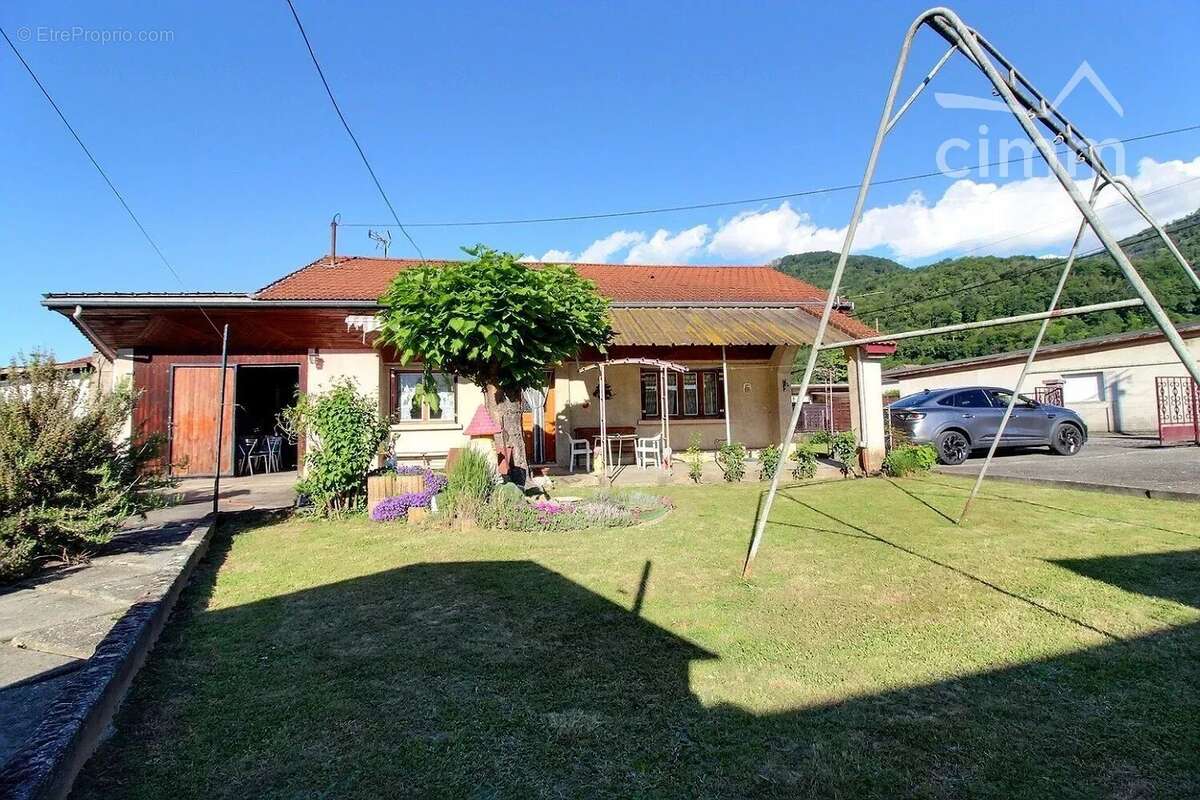 Maison à FROGES
