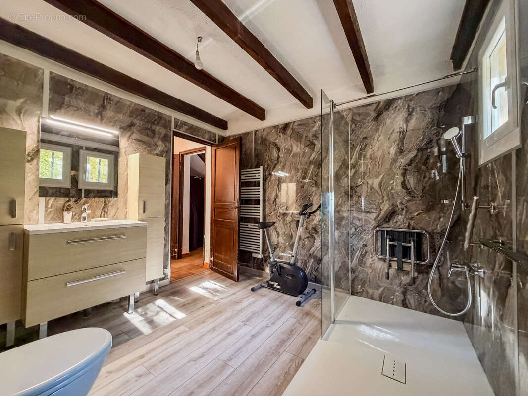 Villa T5 134 m2 avec piscine - photo 6