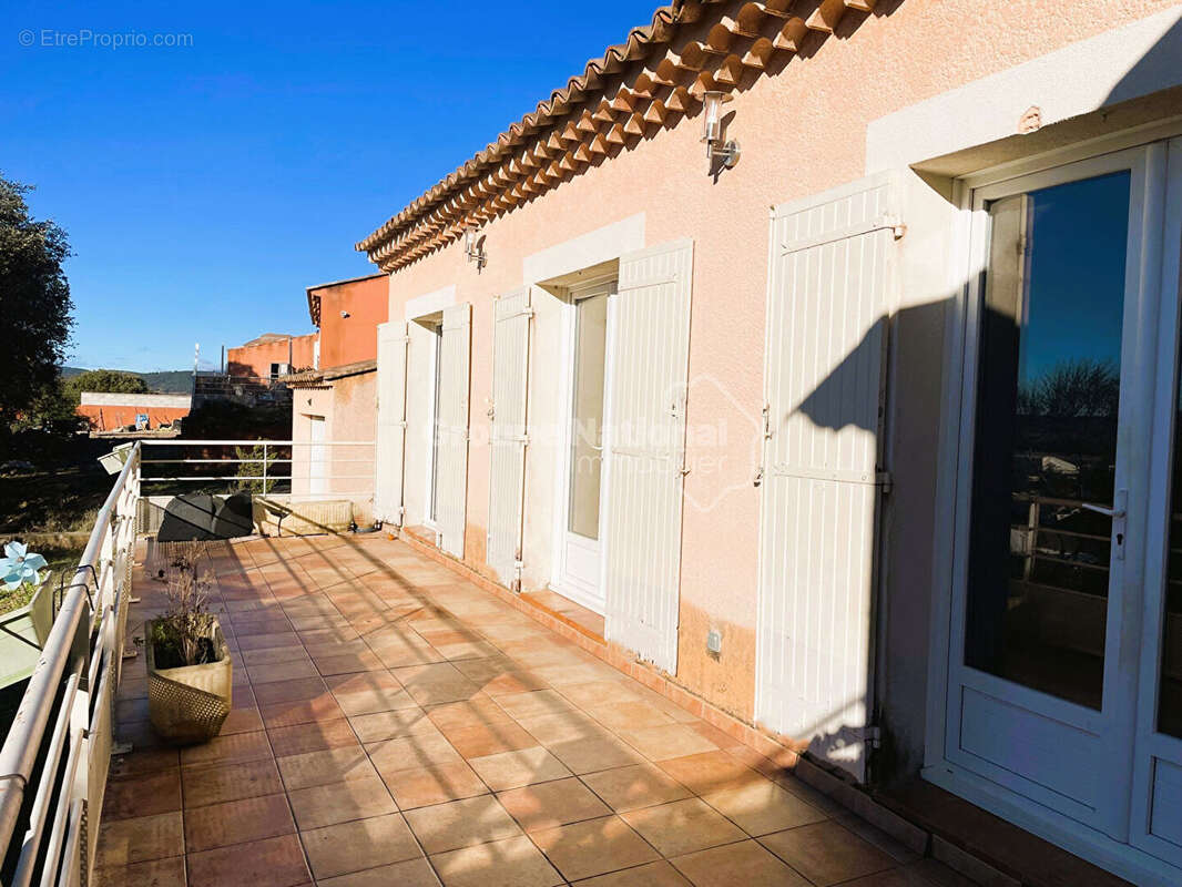 Maison à VINON-SUR-VERDON