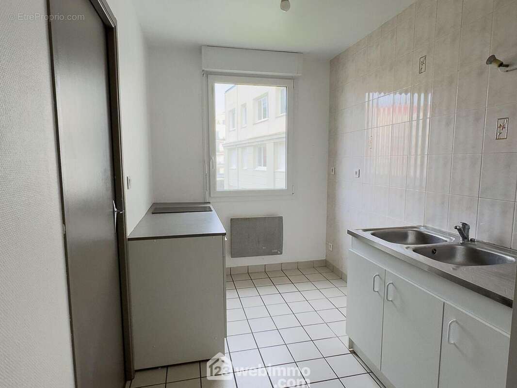 La cuisine est à équiper. - Appartement à NANTES