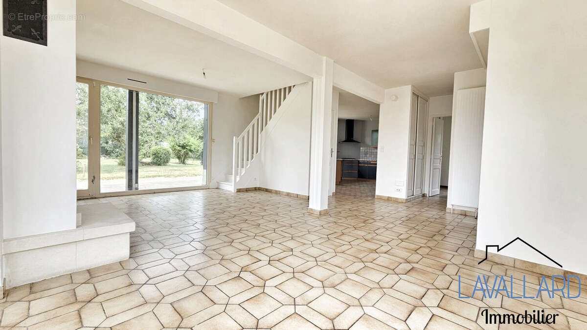 Maison 116 m² à Villers-Bocage  - photo 4