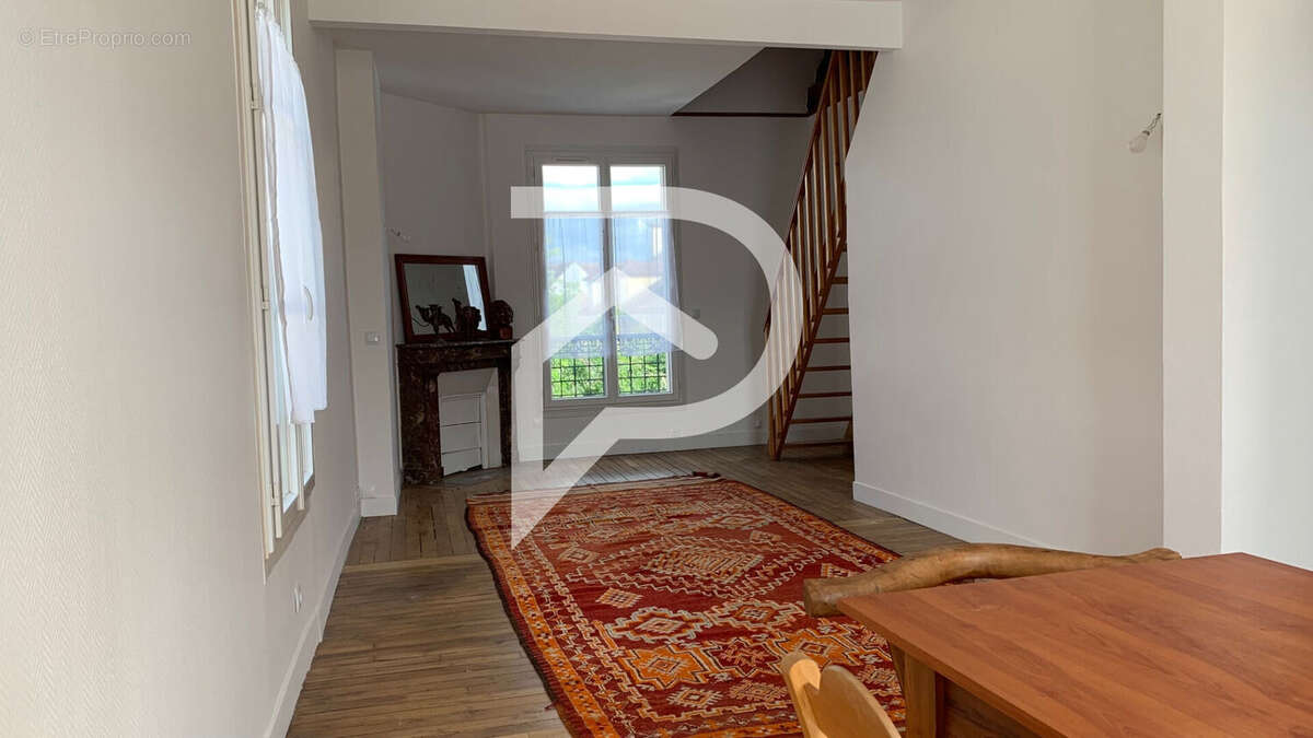 Appartement à COLOMBES