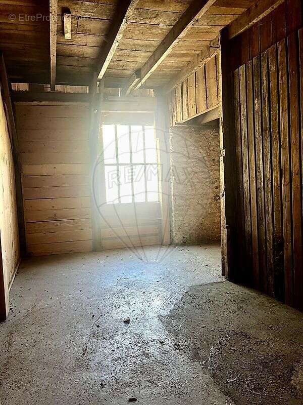 Parking à SAINT-PALAIS-SUR-MER