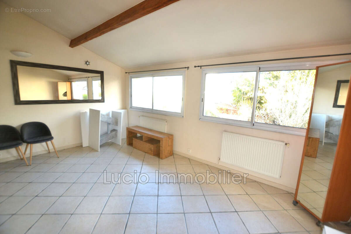 Maison 115 m² à Rosny-Sous-Bois  - photo 2