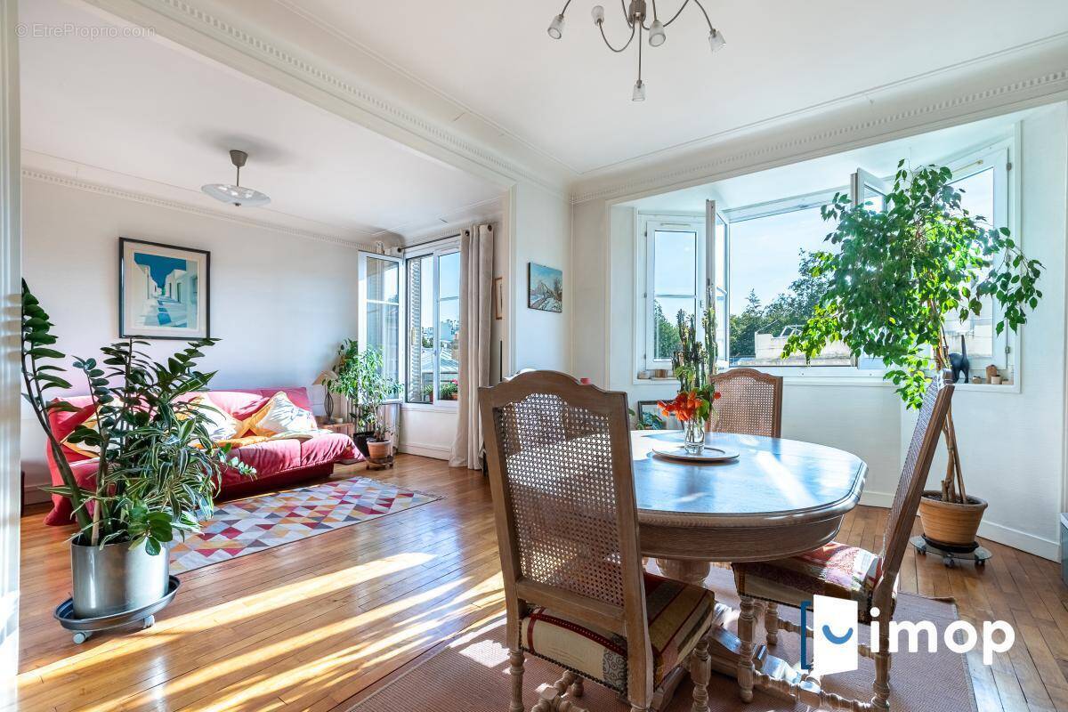 Appartement à PARIS-14E