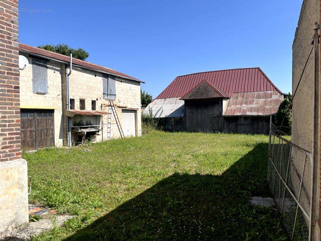 Maison à LES GRANDES-CHAPELLES