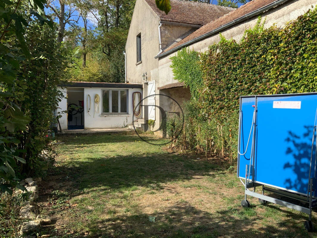 Maison à URY