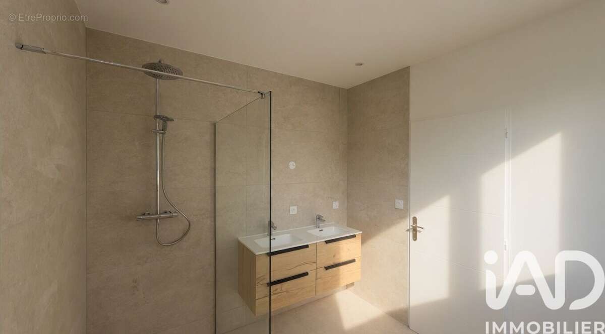 Maison 135 m² à Saint-Pierre-De-Vassols  - photo 9