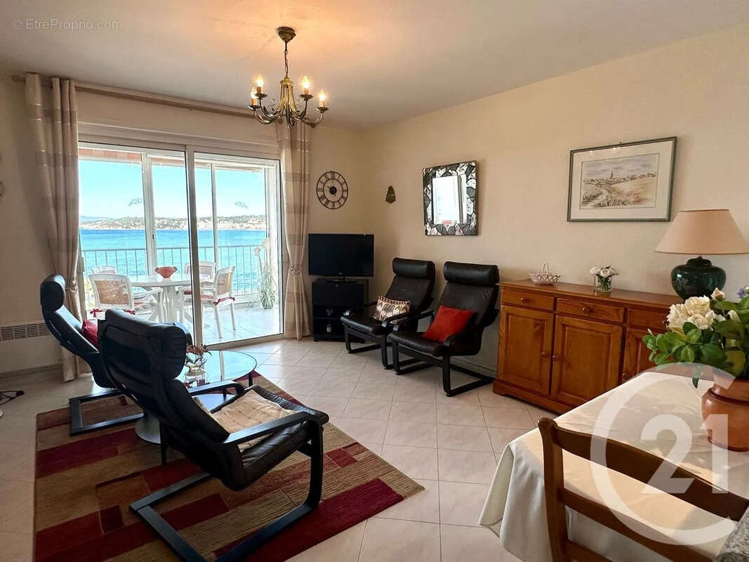 Appartement à SIX-FOURS-LES-PLAGES