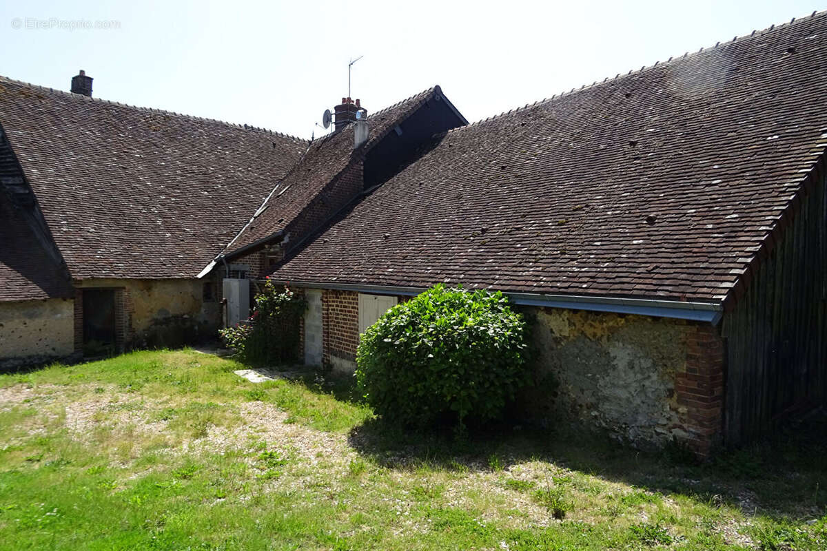 Maison à LA BAZOCHE-GOUET