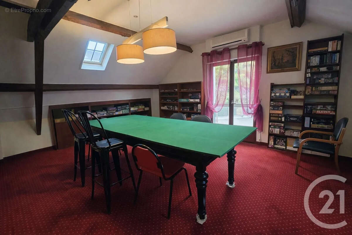 Maison à CHENNEVIERES-SUR-MARNE