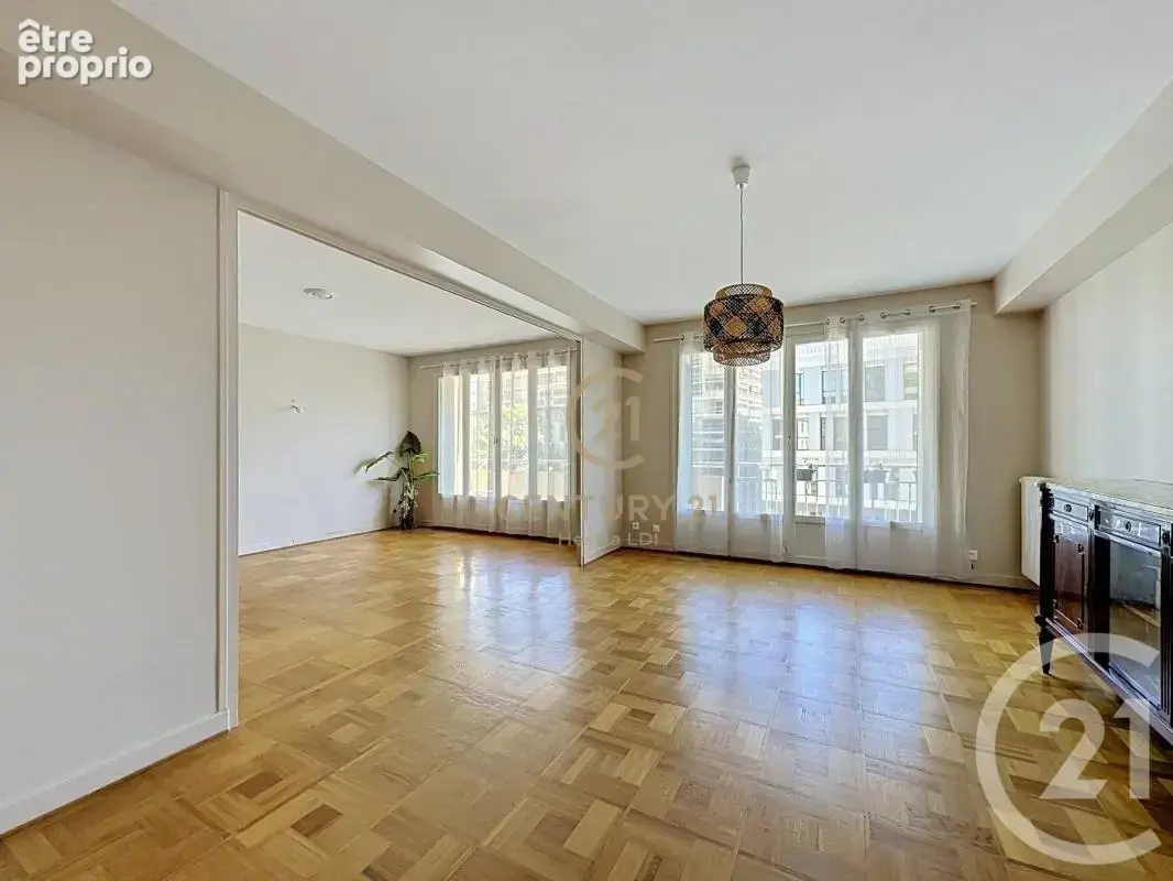 Appartement 4 pièces 99 m² à vendre à Lyon-8e (69008) - photo 4