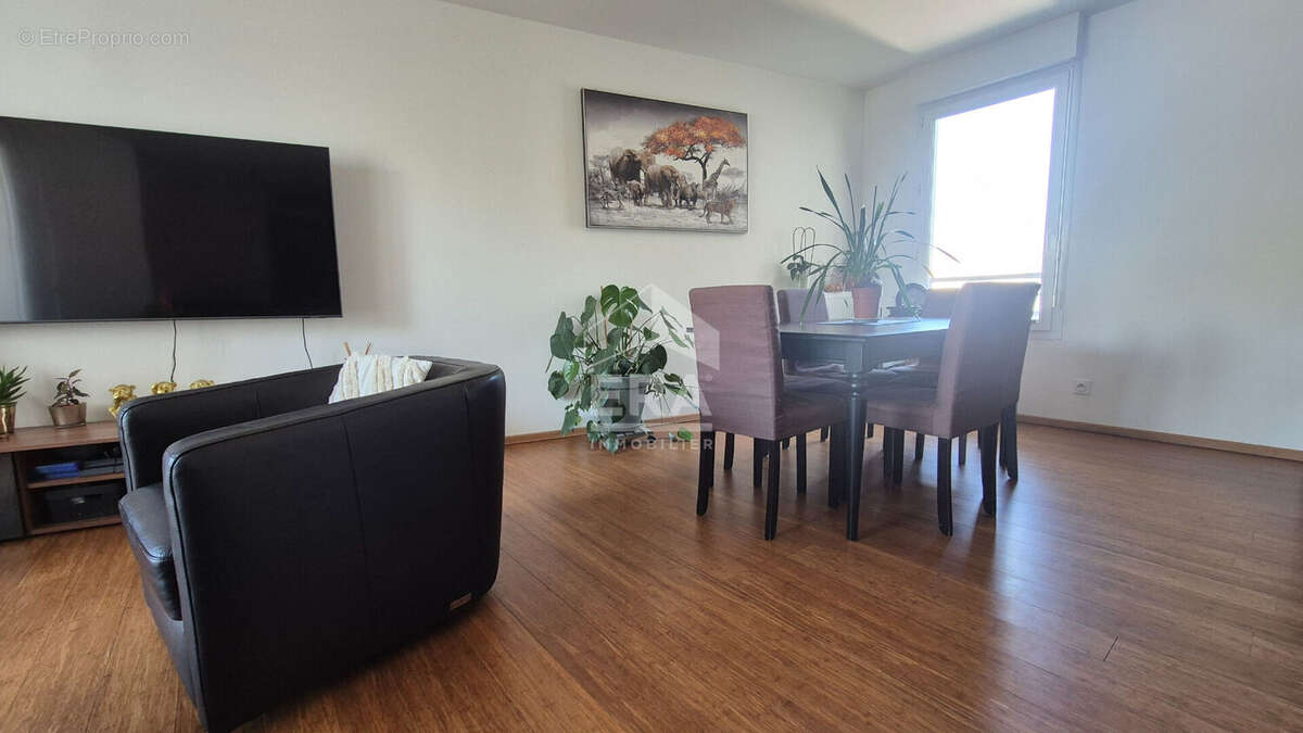 Appartement à BRIE-COMTE-ROBERT