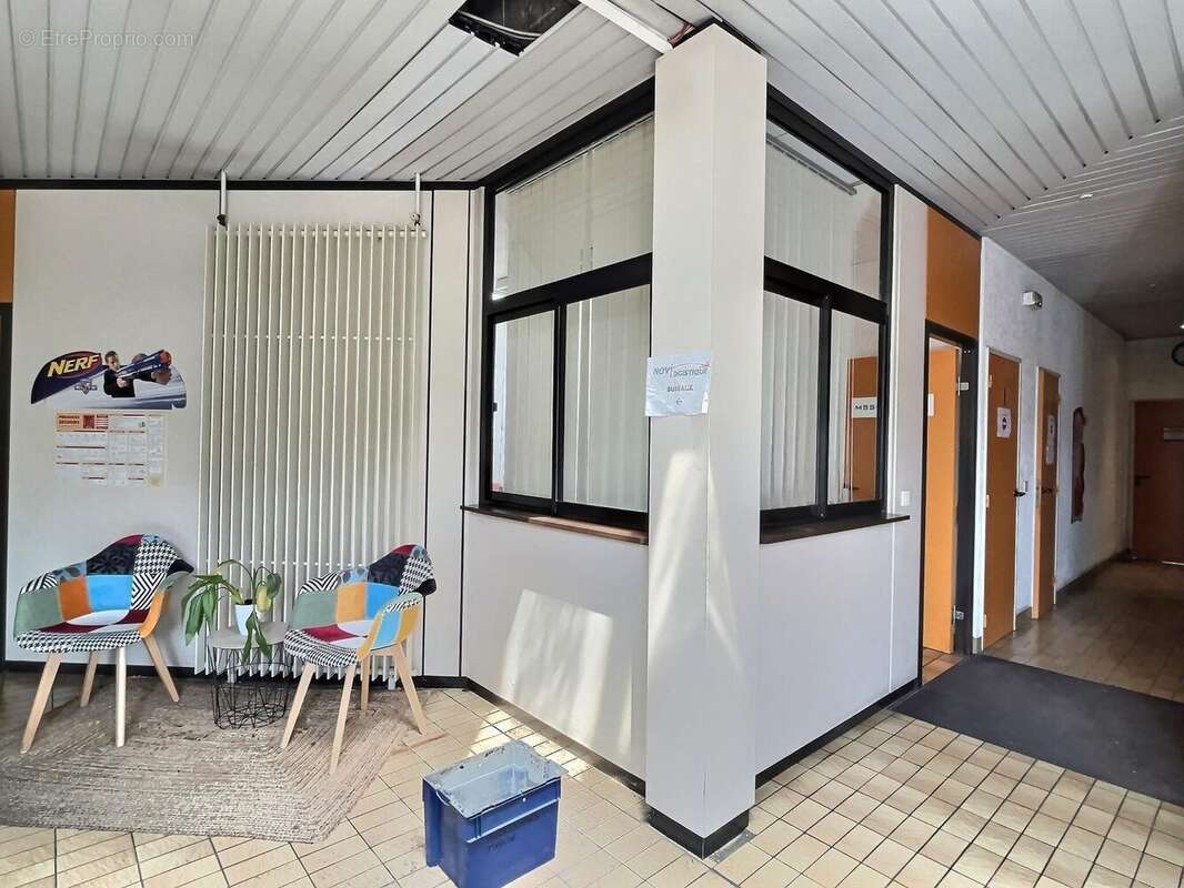 Commerce 2680 m² à Saint-Avold  - photo 8