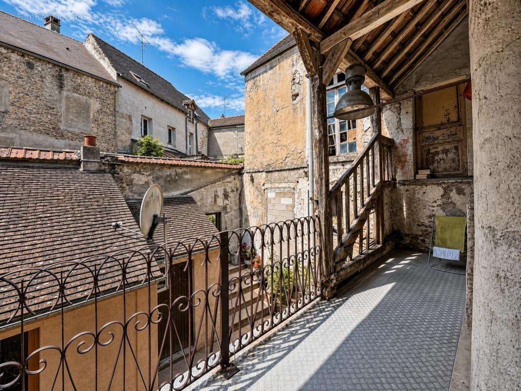 2 pièces atypique au cœur du centre historique de Montfort - photo 14